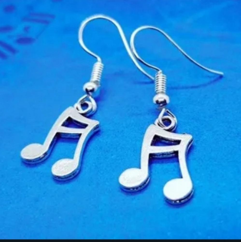 Music note earrings 🎶 🎵